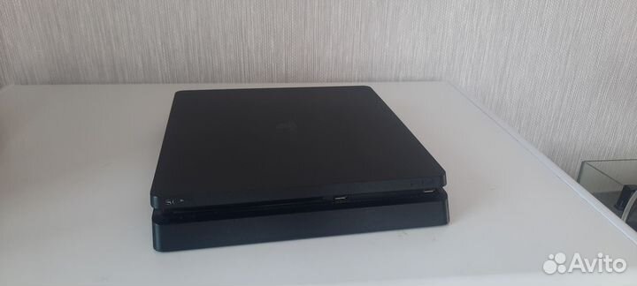 Sony playstation 4 slim