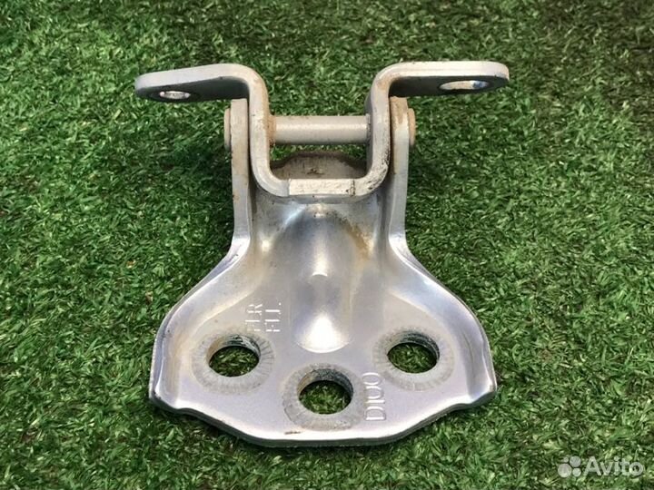 Петля двери задняя правая Ssang Yong Actyon New