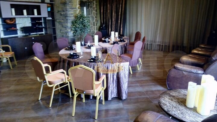 Коттедж 1400 м² на участке 10 сот.