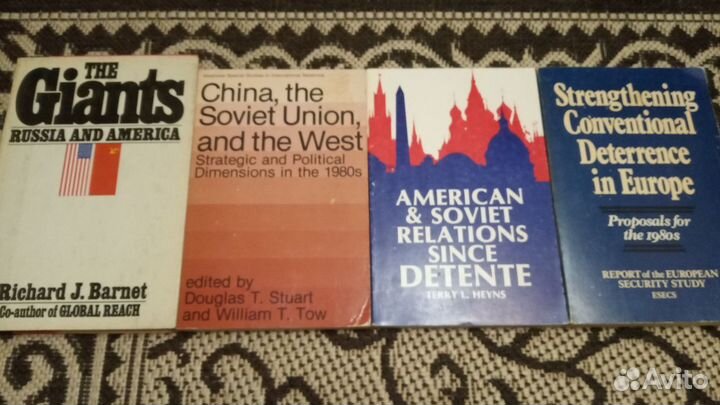 Книги на английском: политика, экономика СССР, США