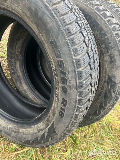 Pirelli Formula Ice 235/60 R18 107S