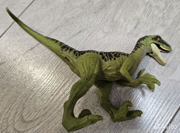 Велоцираптор jurassic world