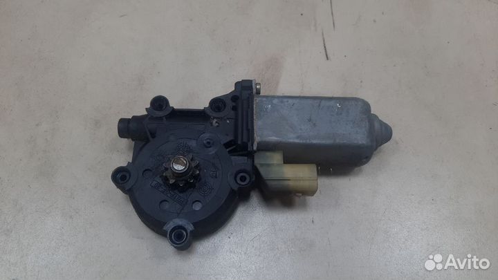 Моторчик стеклоподъемника задний левый