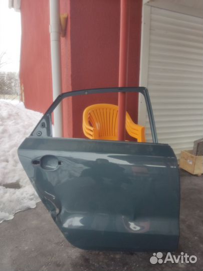 Дверь задняя правая polo