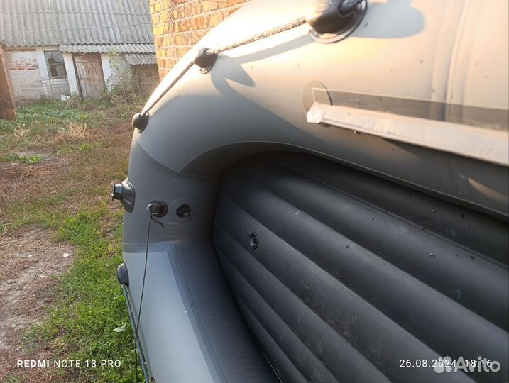 Продам лодку с мотором 9.9