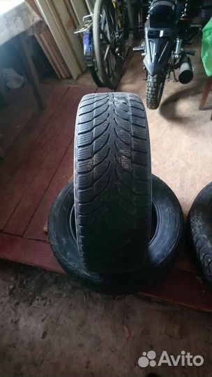 Bridgestone Blizzak LM-32 205/60 R16