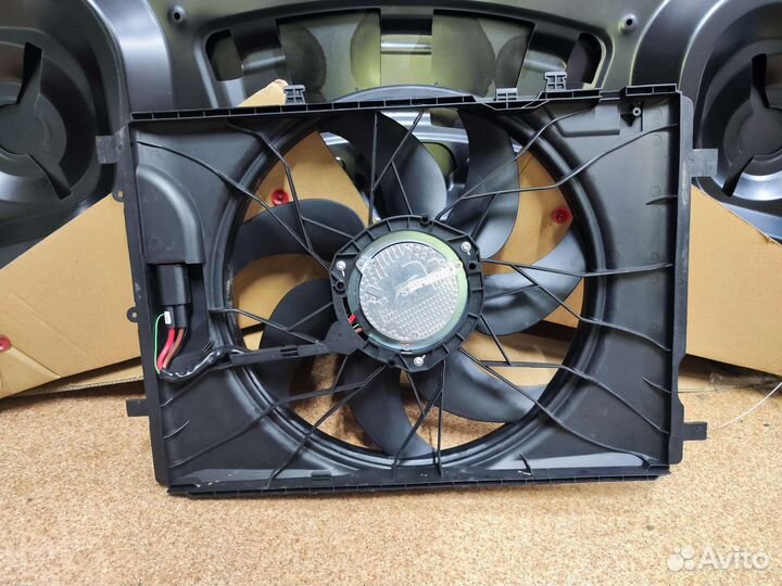 Вентилятор охлаждения Мерседес 204 212 207