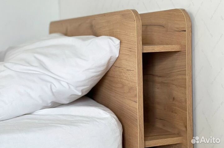 Кровать с основанием 