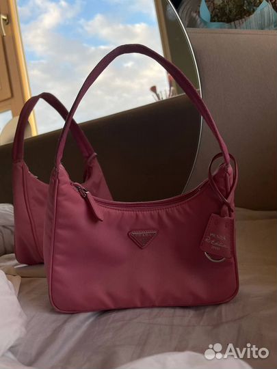 Сумка Prada Re-Edition 2000