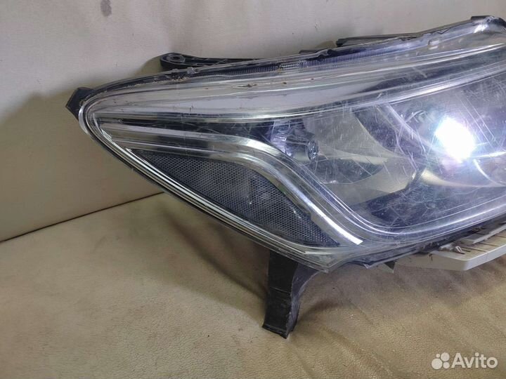 Фара правая Nissan Pathfinder R52