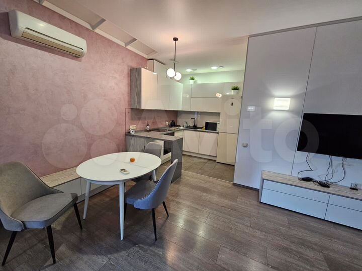 3-к. квартира, 80 м², 8/17 эт.