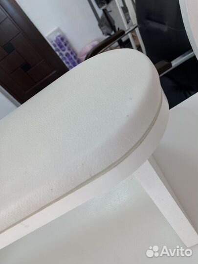 Подставка для рук маникюрная бу