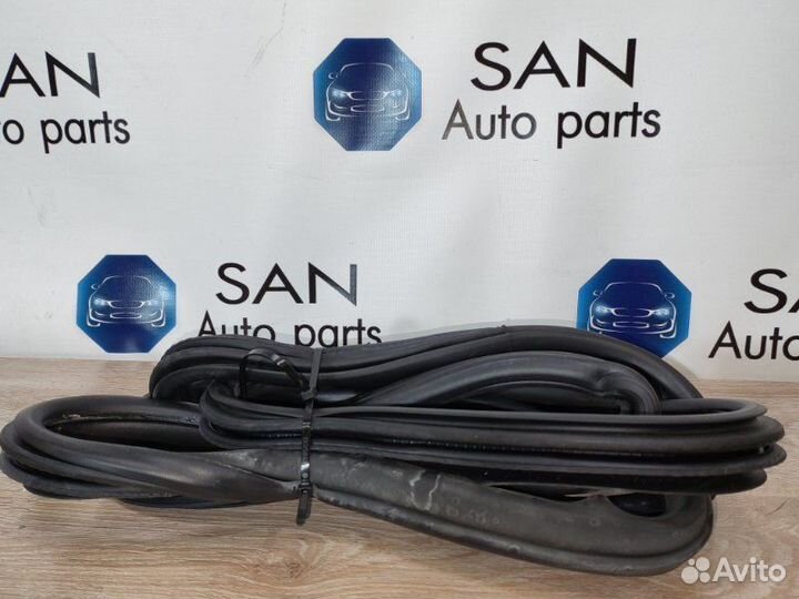 Уплотнительная резинка боковой двери задняя Bmw 3