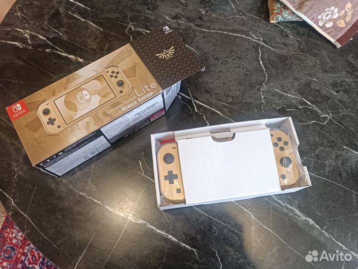 Nintendo switch lite hyrule edition