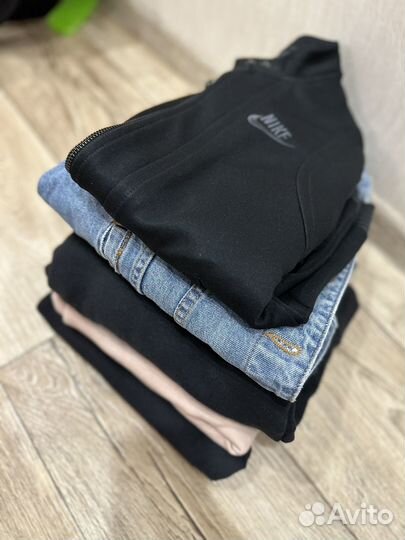 Пакет одежды женской 44 на осень брендовая