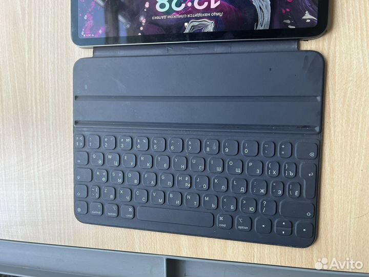 Apple smart keyboard folio iPad pro 11