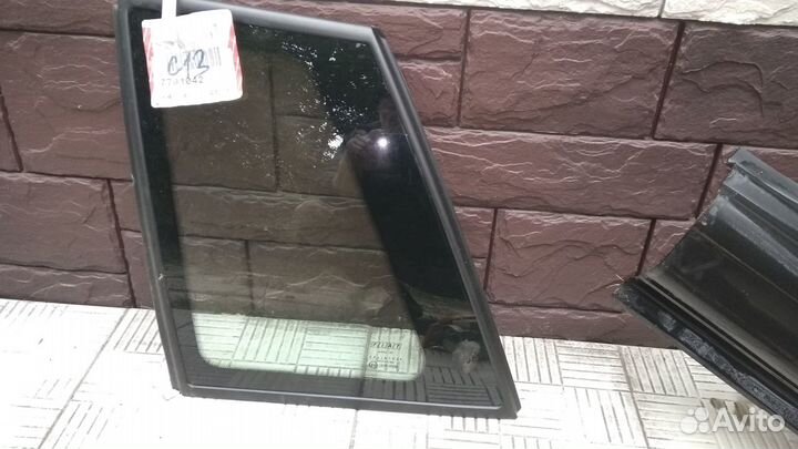 Задняя левая форточка фиат пунто 2
