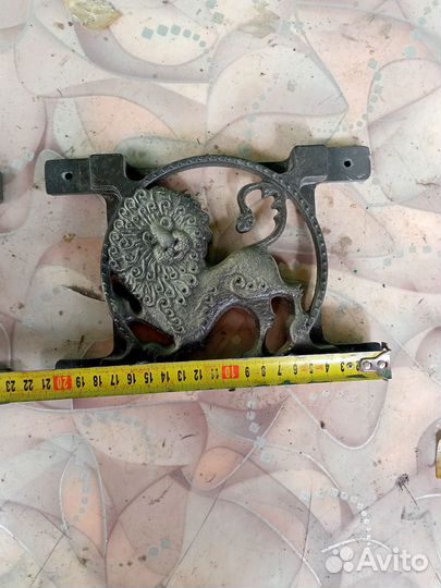 Львы из металла