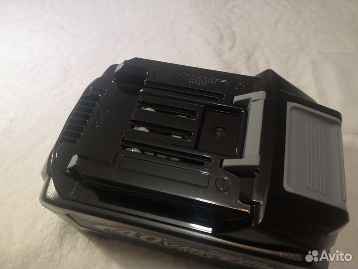 Makita XGT аккум. BL4040 + зарядное dc40ra