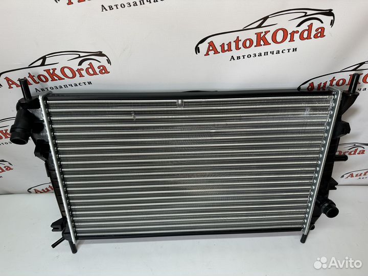 Радиатор охлаждения Ford Mondeo 3 дизель