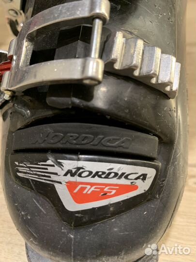 Горнолыжные ботинки