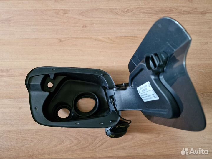 Лючок бензобака дизель Тигуан 2