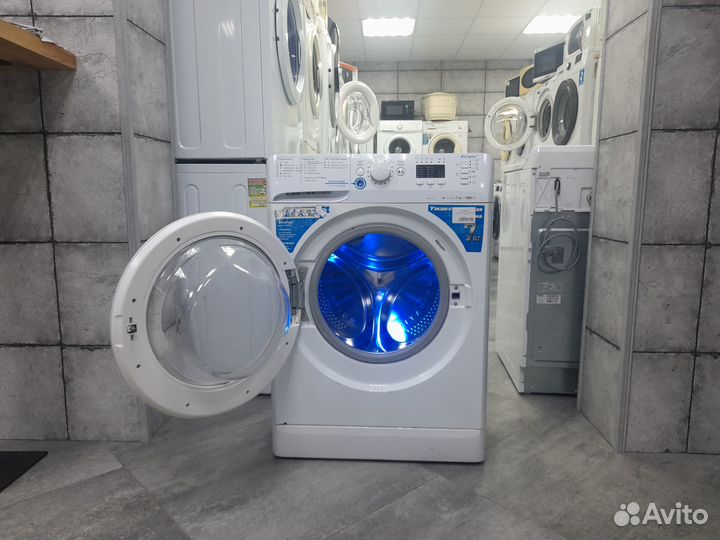 Стиральная машина Indesit NWS7105L(7кг)(2918)