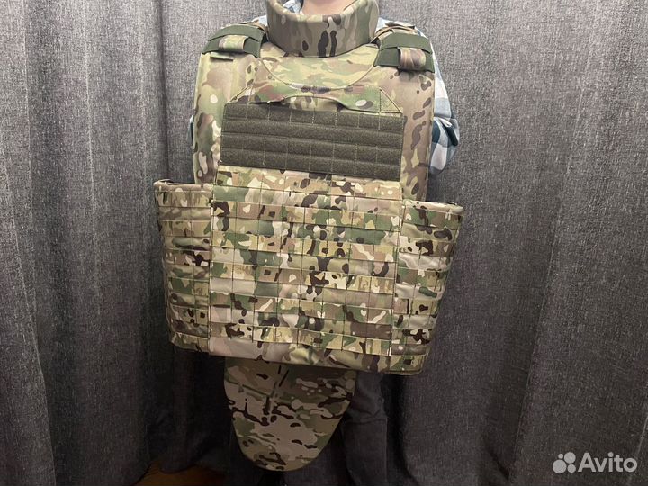 Жилет плюс-сайз с напашником и шеей