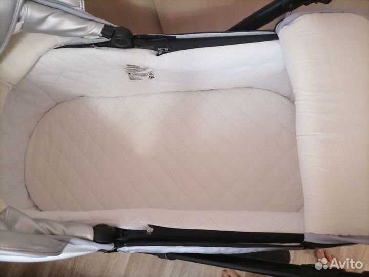 Коляска 2 в 1 Pituso