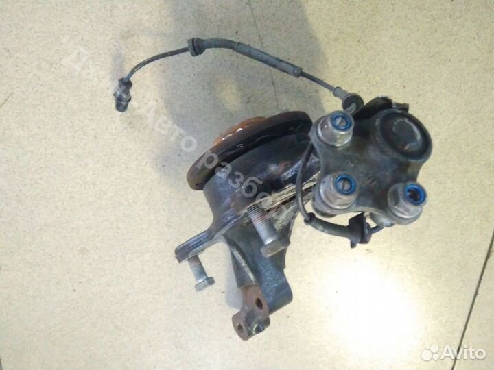 Кулак поворотный передний в сборе laguna 2