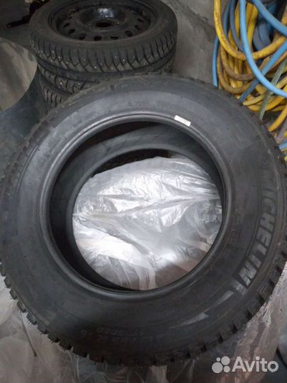 Michelin X-Ice North XIN2 215/65 R16 102T