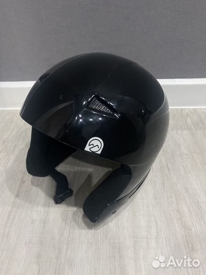 Горнолыжный шлем