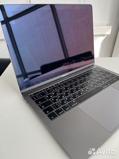 Macbook Pro 13 2017 8/256gb