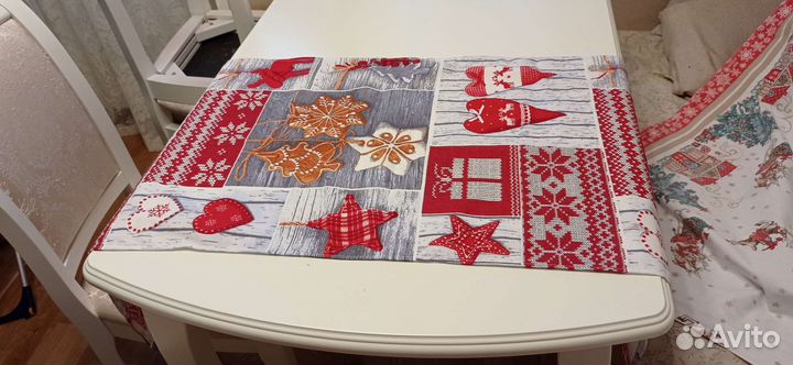 Дорожка на стол новогодняя