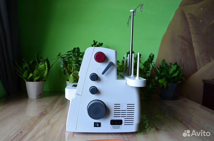 Плоскошовная машина Merrylock Cover Pro Auto III