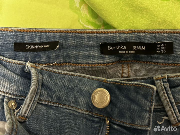Джинсы узкие женские Bershka