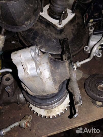 Опора двигателя правая Ford Fusion, Fiesta