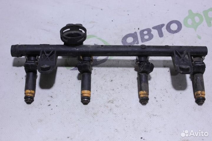 Рейка топливная рампа Renault Symbol 1998 2008