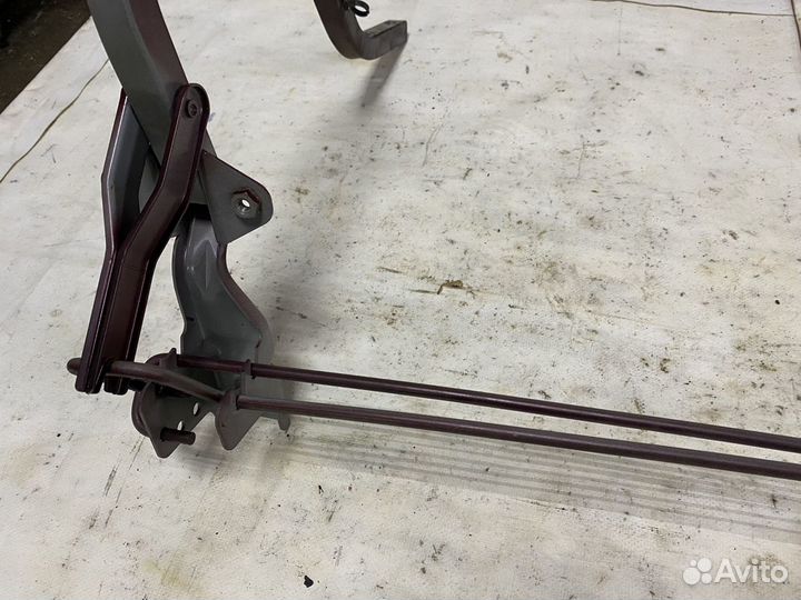 Петля крышки багажника LADA Granta