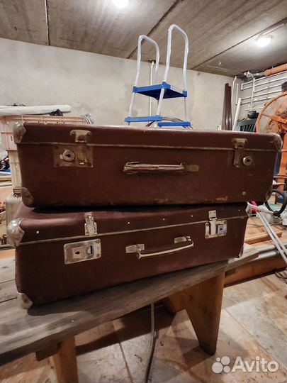 Чемодан ретро