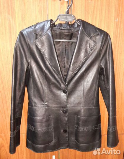 Кожаные вещи на девушку 42-44 размера