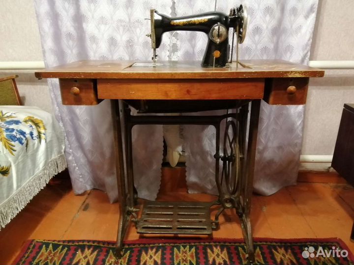 Швейная машина пмз им. Калинина