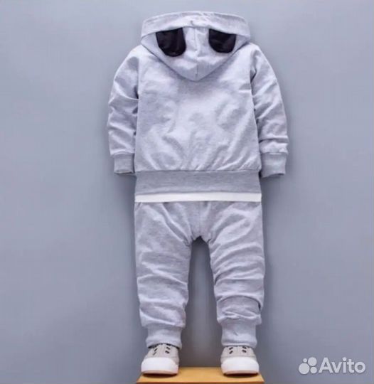 Костюм детский тройка новый