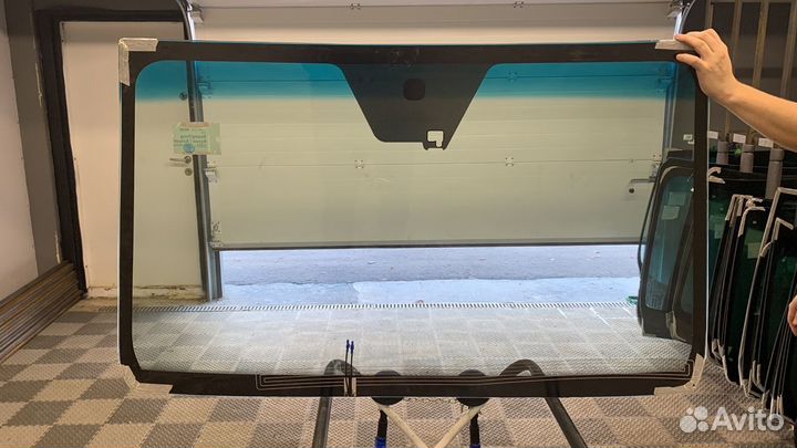 Лобовое стекло Ssang Young Kyron Actyon Rexton