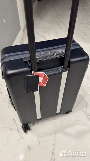 Чемодан tommy hilfiger