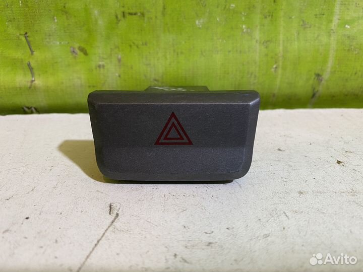 Кнопка аварийной сигнализации Hyundai Accent