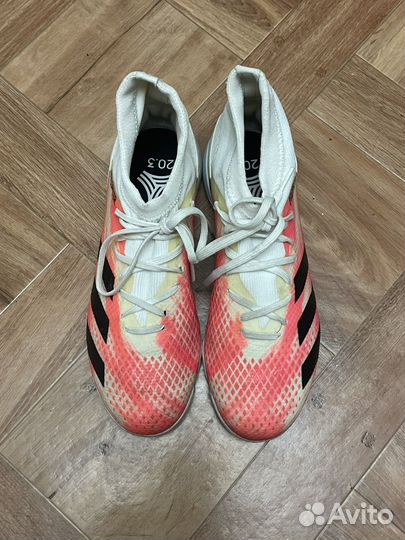 Футбольные бутсы adidas predator