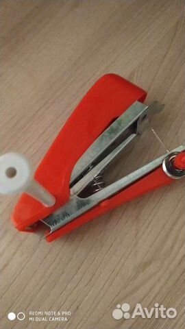 Дорожная швейная машинка