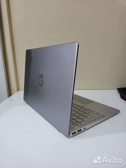 Ультрабук HP i5-1037G1 8gb SSD FHD IPS