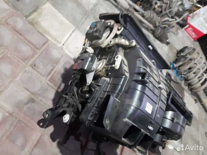 Корпус печки отопителя Hyundai Elantra 3 XD